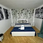Plebiscito Charme * Nápoles